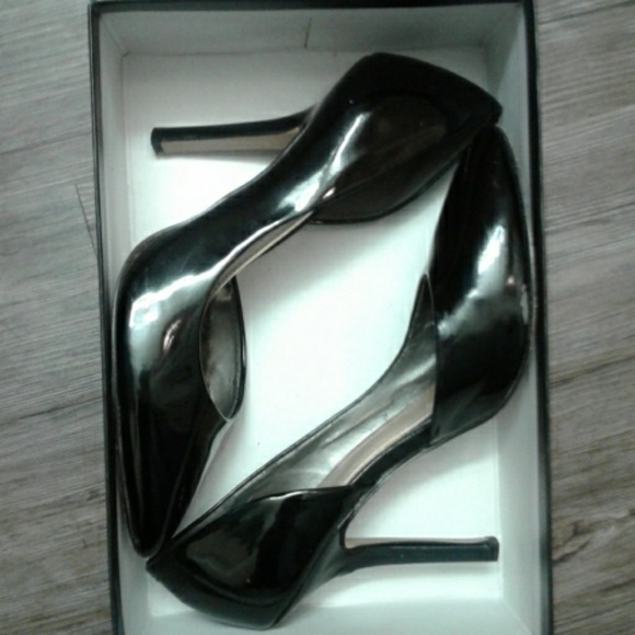 Black high heels - Picture 1 of 2